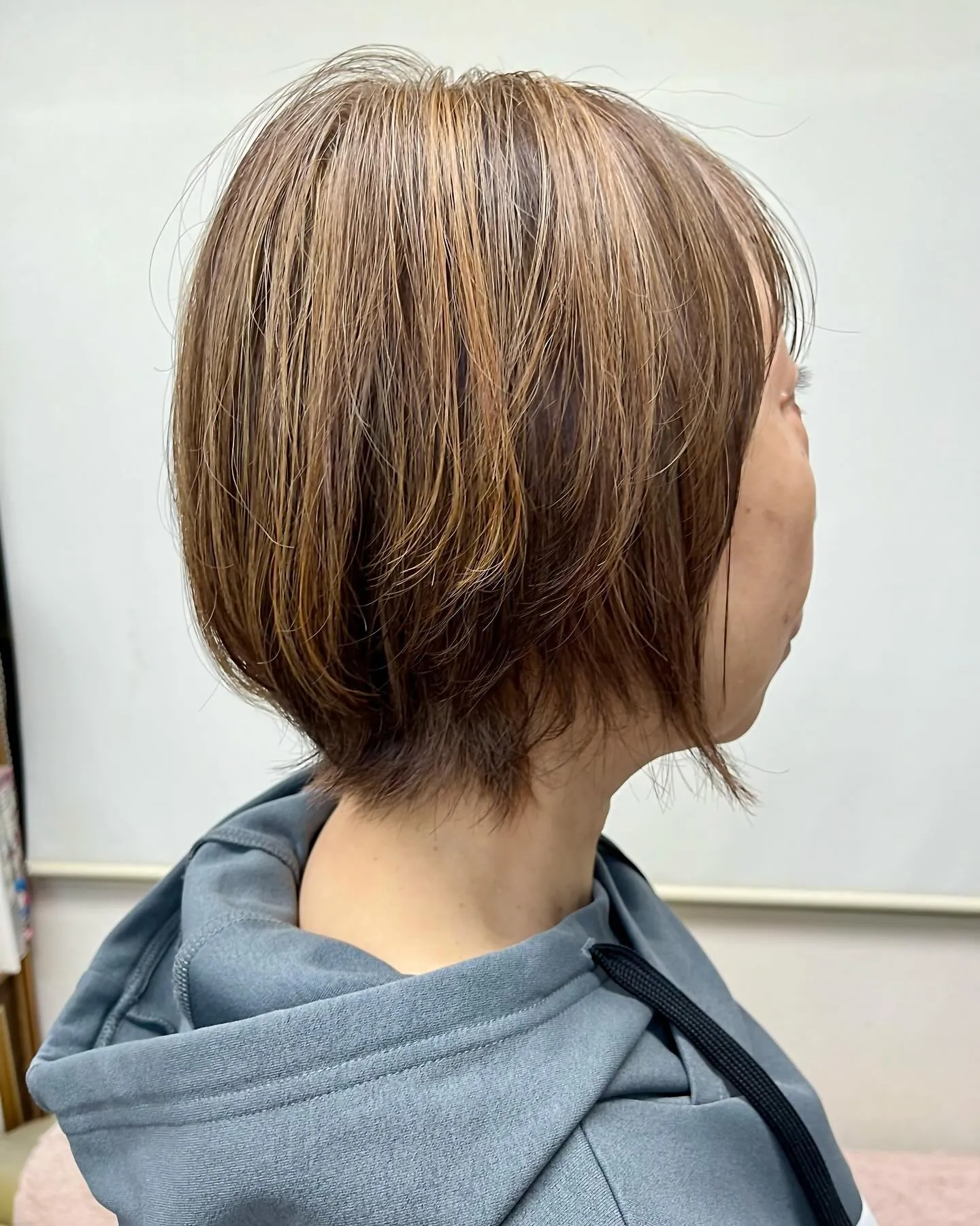 脱白髪染め　ハイライト　白髪ぼかし